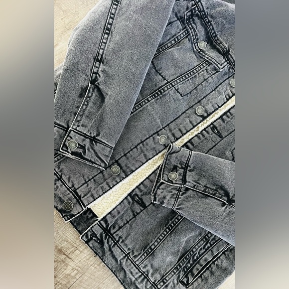 Zara gray black denim jacket Sherpa lining - Picture 2 of 3